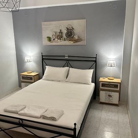 Menelaos Apartments 아델리아노스 캄포스 외부 사진