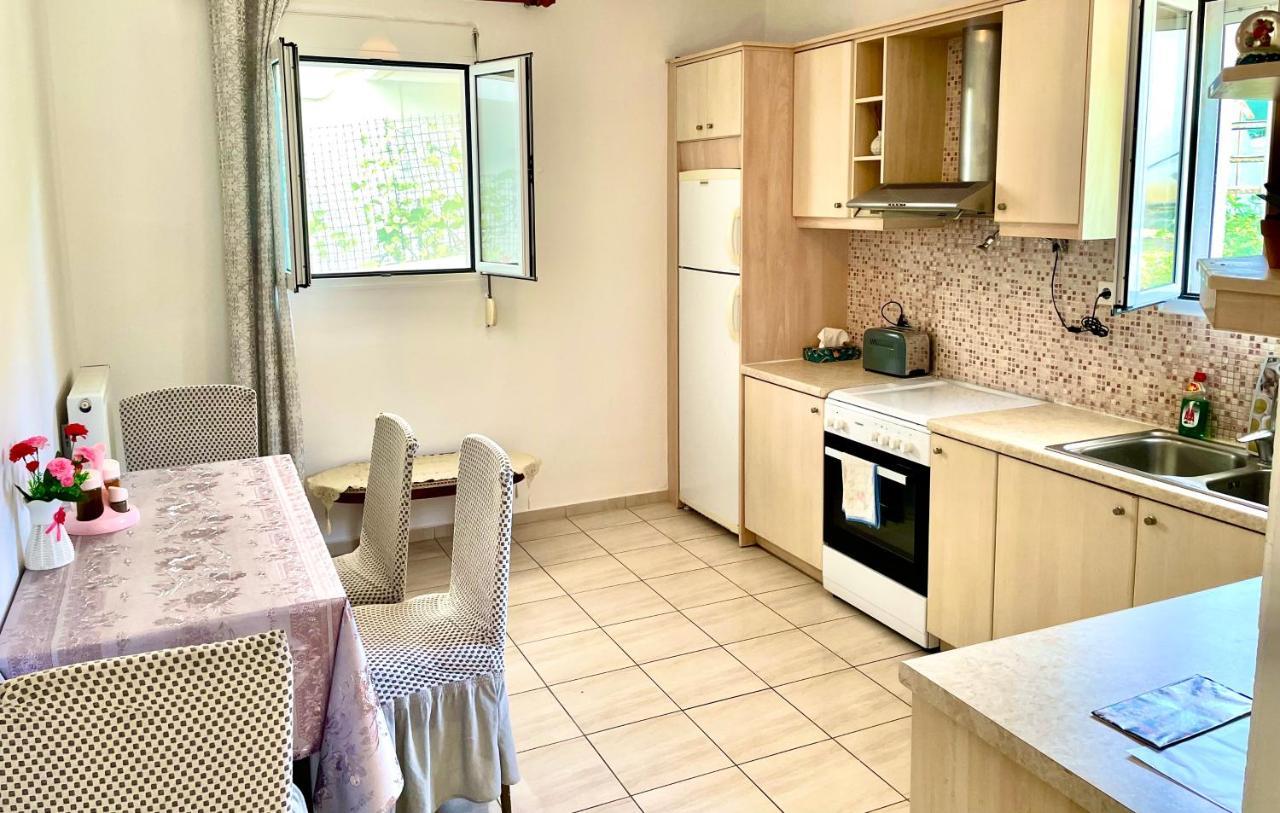 Menelaos Apartments 아델리아노스 캄포스 외부 사진